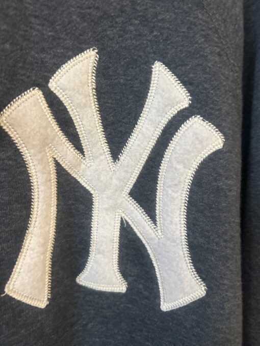 $65 STITCHES MENS NEW YORK YANKEES BLUE GRAY VINTAGE LOOK HOODED SWEATSHIRT HOODIE XL - Image 2