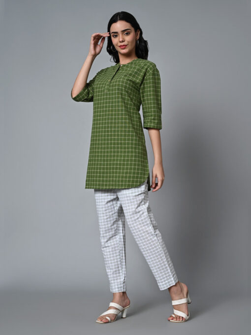 Women's Green Cotton Linen Regular Fit Kurta - Image 3