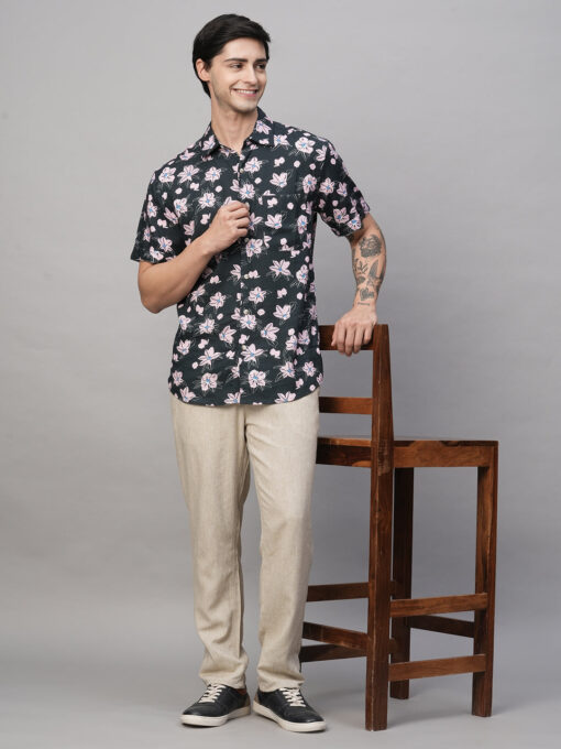 Men's Linen Blend Regular Fit Short Sleeve Printed Shirt - Image 2